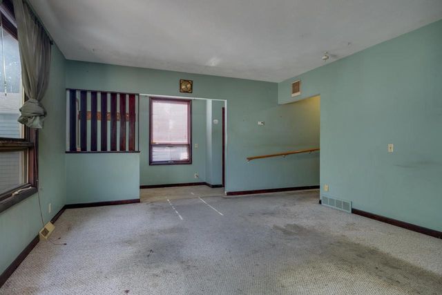 1315 W Court Street, Janesville, WI 53548