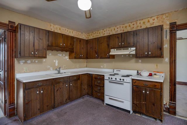 1315 W Court Street, Janesville, WI 53548