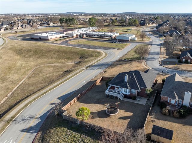 4107 W Worthington Drive, Rogers, AR 72758