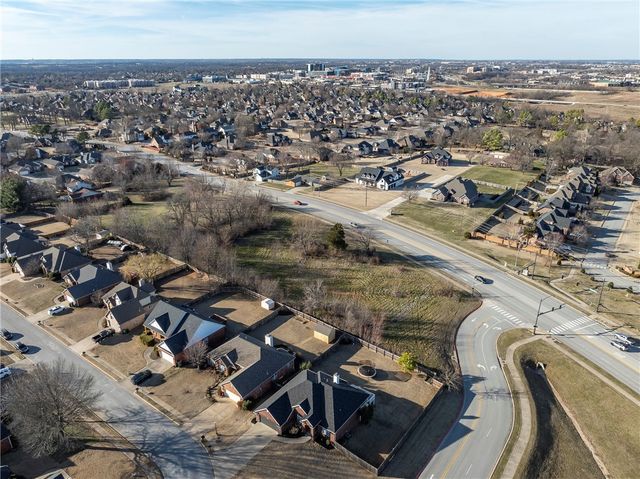 4107 W Worthington Drive, Rogers, AR 72758