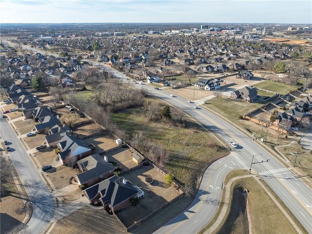 4107 W Worthington Drive, Rogers, AR 72758