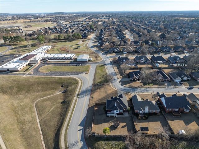 4107 W Worthington Drive, Rogers, AR 72758