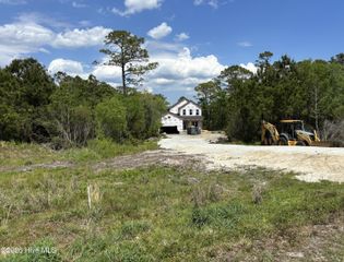 278 E Ivybridge Drive, Hubert, NC 28539