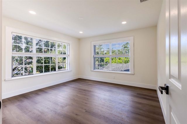2802 W MORRISON AVENUE, Tampa, FL 33629