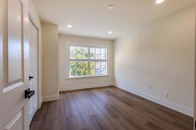 2802 W MORRISON AVENUE, Tampa, FL 33629