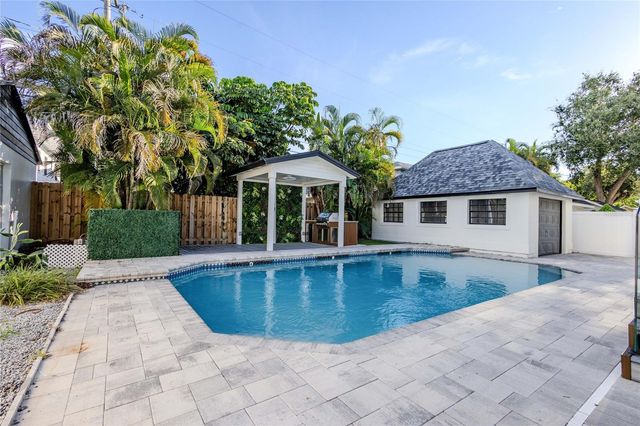 2802 W MORRISON AVENUE, Tampa, FL 33629