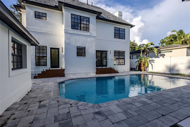 2802 W MORRISON AVENUE, Tampa, FL 33629