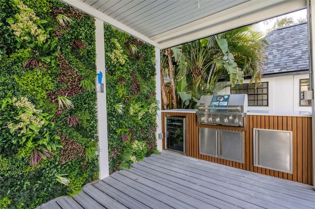 2802 W MORRISON AVENUE, Tampa, FL 33629
