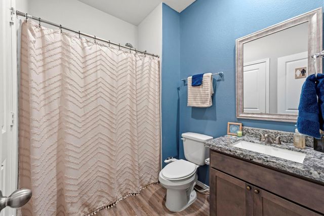 123 Town And Country Road, Huntsville, TX 77320