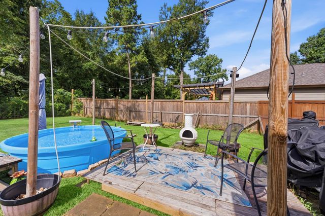 123 Town And Country Road, Huntsville, TX 77320