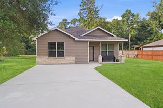 123 Town And Country Road, Huntsville, TX 77320