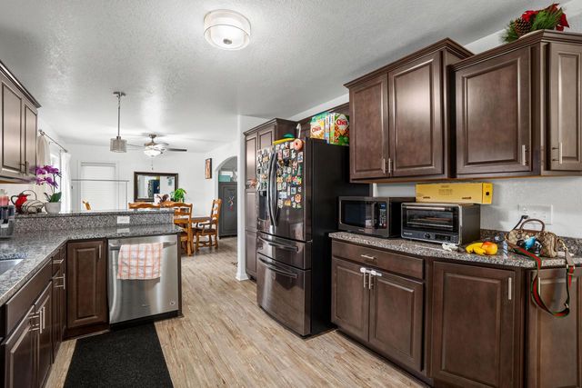 165 E Golden LANE, Oak Creek, WI 53154