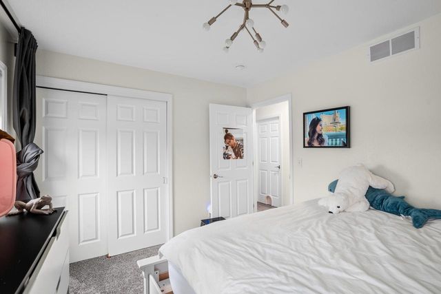 165 E Golden LANE, Oak Creek, WI 53154