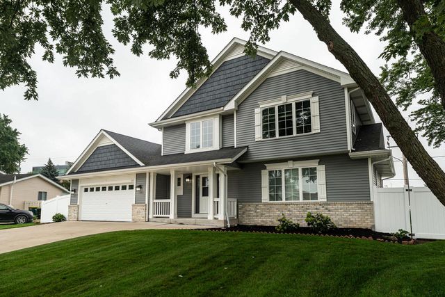 165 E Golden LANE, Oak Creek, WI 53154