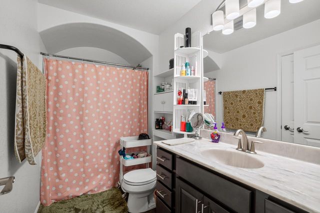 165 E Golden LANE, Oak Creek, WI 53154