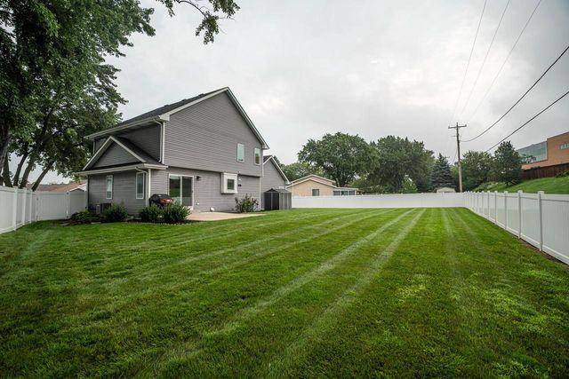 165 E Golden LANE, Oak Creek, WI 53154