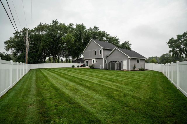 165 E Golden LANE, Oak Creek, WI 53154