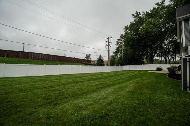 165 E Golden LANE, Oak Creek, WI 53154