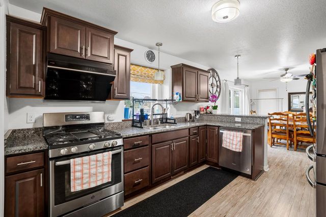 165 E Golden LANE, Oak Creek, WI 53154