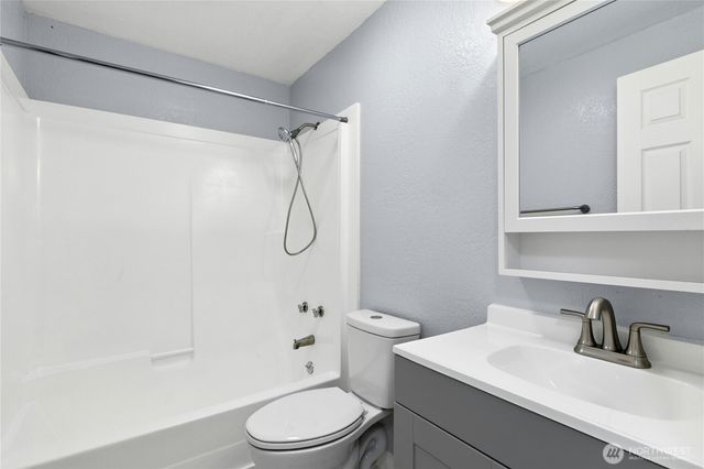3671 Dundee Way, Oak Harbor, WA 98277