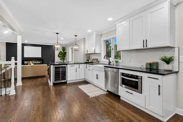 3807 Waxwing Court, Valparaiso, IN 46383
