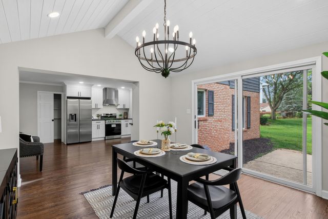 3807 Waxwing Court, Valparaiso, IN 46383