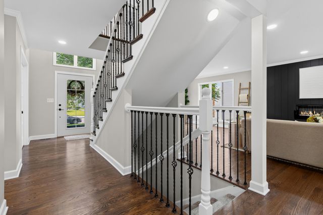 3807 Waxwing Court, Valparaiso, IN 46383