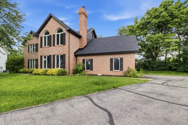 3807 Waxwing Court, Valparaiso, IN 46383