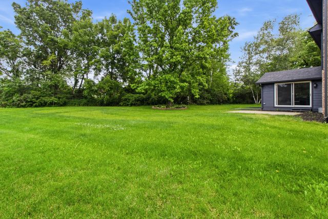 3807 Waxwing Court, Valparaiso, IN 46383