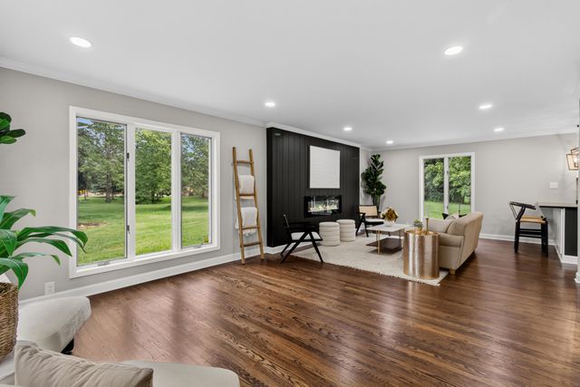 3807 Waxwing Court, Valparaiso, IN 46383