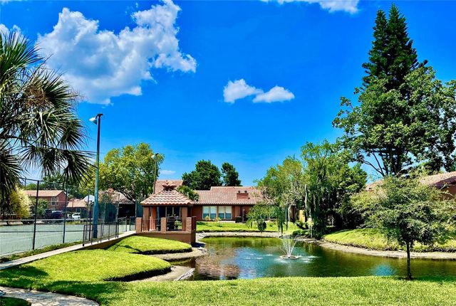 623 SAINT JOHNS COURT 623, Winter Park, FL 32792