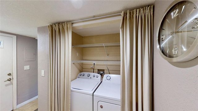 623 SAINT JOHNS COURT 623, Winter Park, FL 32792