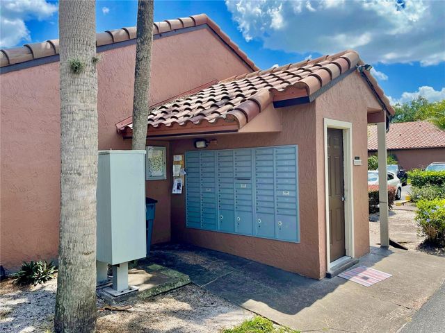 623 SAINT JOHNS COURT 623, Winter Park, FL 32792