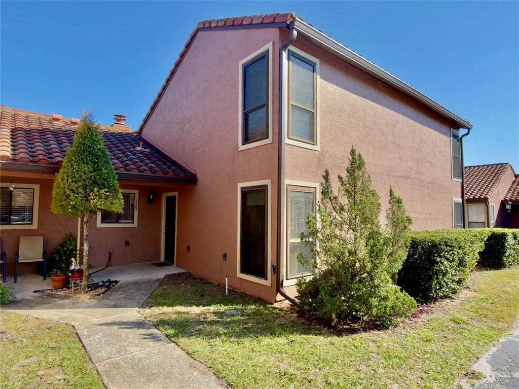 623 SAINT JOHNS COURT 623, Winter Park, FL 32792