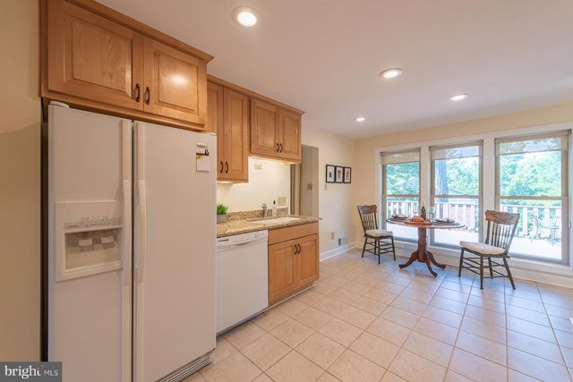 7041 CINDY LN, Annandale, VA 22003