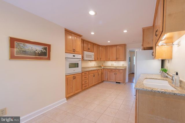 7041 CINDY LN, Annandale, VA 22003