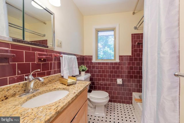 7041 CINDY LN, Annandale, VA 22003