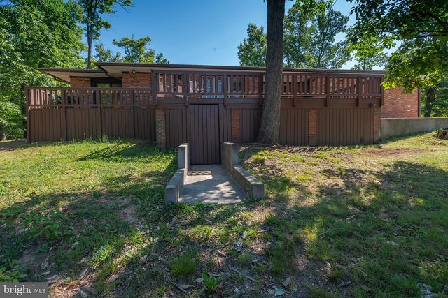 7041 CINDY LN, Annandale, VA 22003