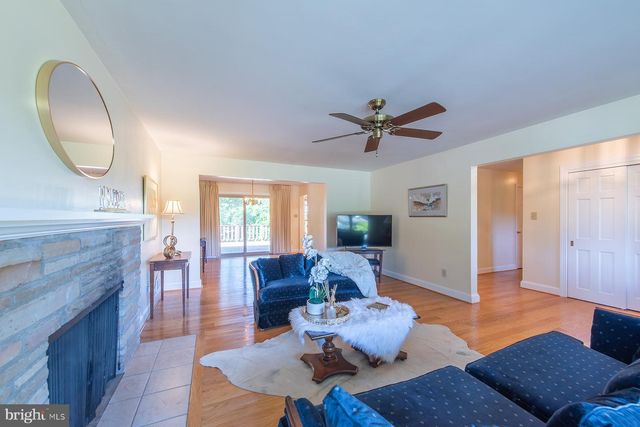 7041 CINDY LN, Annandale, VA 22003