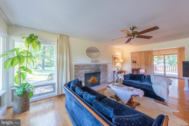 7041 CINDY LN, Annandale, VA 22003