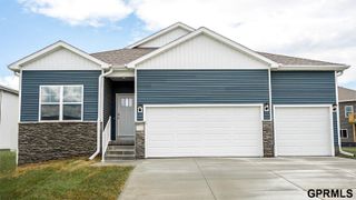 9619 N 173 Avenue, Bennington, NE 68007