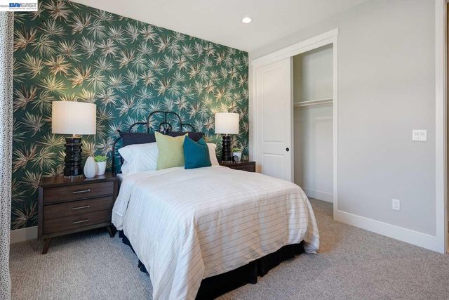 1312 Parkcrest Circle, Manteca, CA 95336