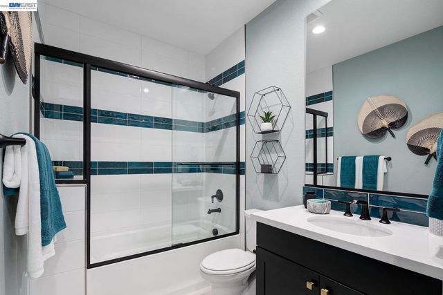 1312 Parkcrest Circle, Manteca, CA 95336