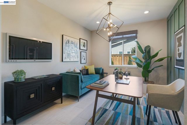 1312 Parkcrest Circle, Manteca, CA 95336