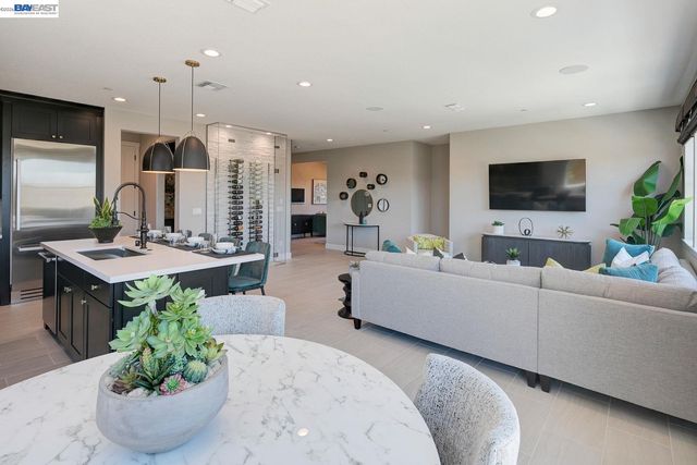 1312 Parkcrest Circle, Manteca, CA 95336