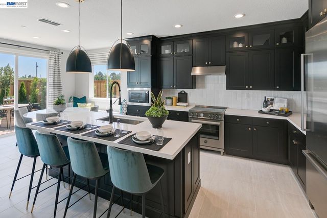 1312 Parkcrest Circle, Manteca, CA 95336