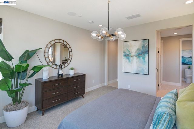1312 Parkcrest Circle, Manteca, CA 95336