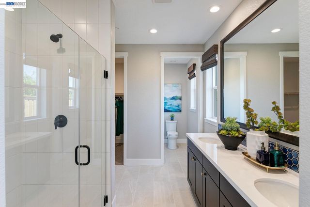 1312 Parkcrest Circle, Manteca, CA 95336