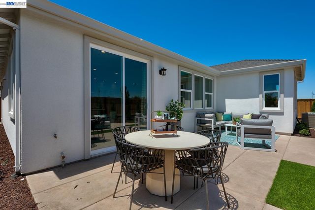 1312 Parkcrest Circle, Manteca, CA 95336