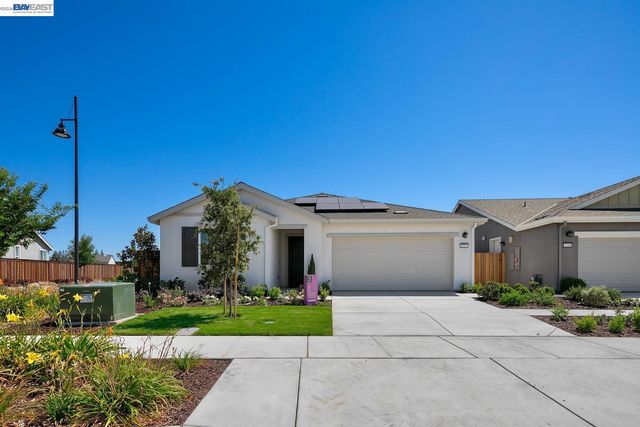 1312 Parkcrest Circle, Manteca, CA 95336